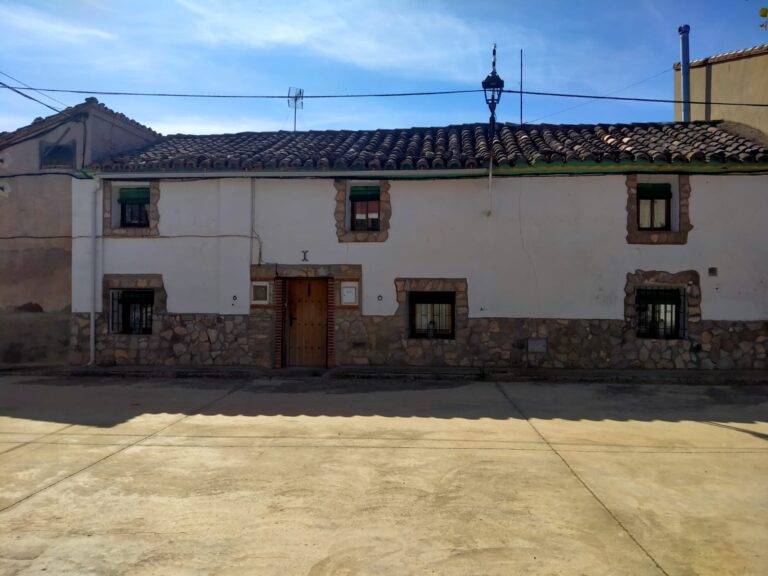fachada almochuel